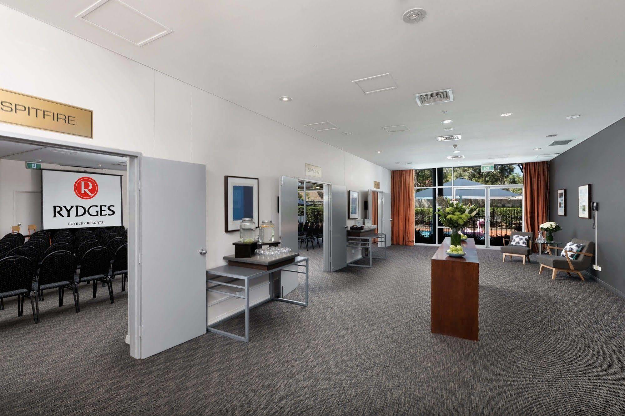 Hotel Rydges Bankstown Exteriér fotografie
